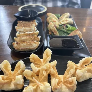 Crab Rangoons(5), Gyoza, Harumaki(3)