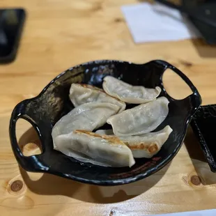 Gyoza (6 pcs).