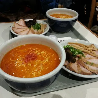 Toroniku Spicy Miso Ramen