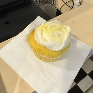 Lilikoi Cupcake