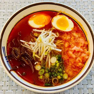 Tomato ramen tastes really good!