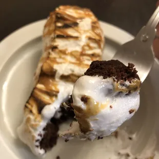 Flourless s&apos;more cake