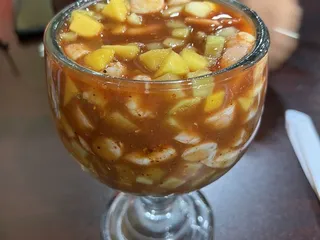 Mariscos Y Sushi Los Tomateros