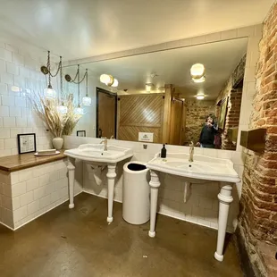 10.01.23 ladies restroom