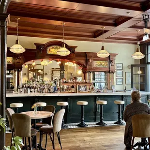 10.01.23 Golden Gate Saloon restaurant and bar