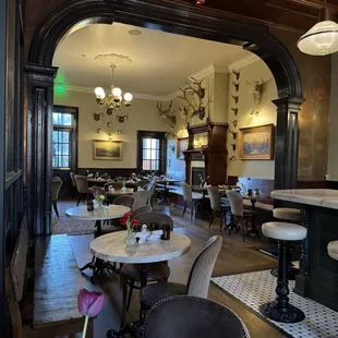 Golden gate saloon dining area