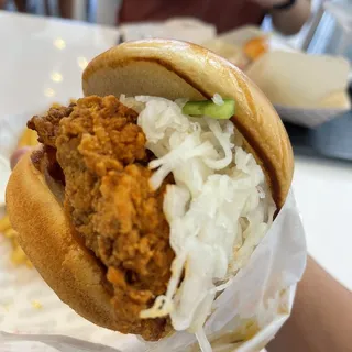 SPICY CHICKEN SANDWICH WITH COLESLAW & PICKLES