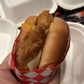 CLASSIC CHICKEN SANDWICH