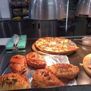 Pizza  calzone station