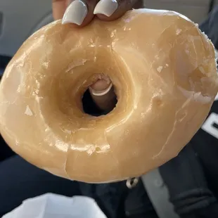 Hot &amp; Fresh Glazed Donut (too bad it's not mine :( )