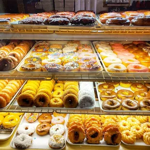 Thier variety of donuts are delicious and decent size