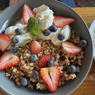 HITW Granola Bowl