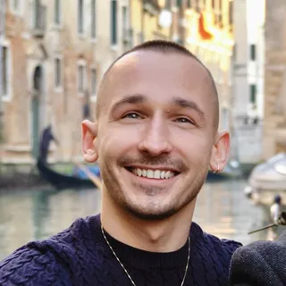Alex F.
