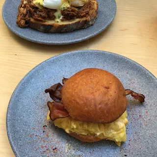Brekkie Roll