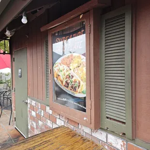 tacos, outside