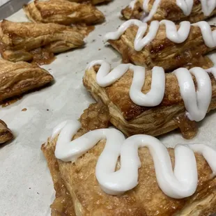 Baked apples turnovers with holland creme icing