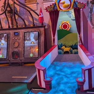 Integrated video finish to a hole on the left.  I think this was actually the most fun to play if you like skill shots.