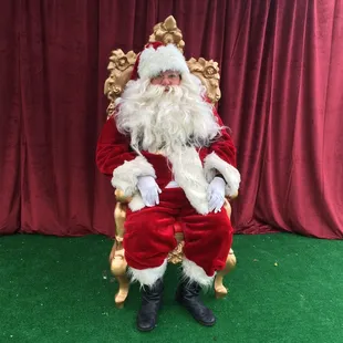 Santa is there on the weekends from 1-4pm!!!! Free pics with your wristband
