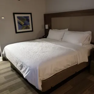 King bed. Sleep good! like mummy (not like baby, who wake up  every 3 hours)