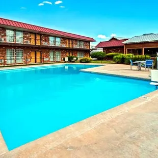 Holiday Manor McPherson, KS https://www.holidaymanormcpherson.com/