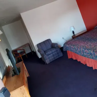 love the orange color