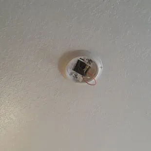 No smoke detector..