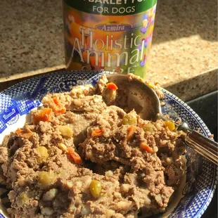 My friend's dog was dying of cancer and couldn't hold food down, until I gave her a few cans of Dr. Lisa Newman's canned food.