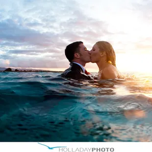 After there ceremony, they jumped in the water for some fun underwater wedding shoots.