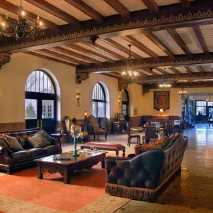 Hotel Grand Lobby