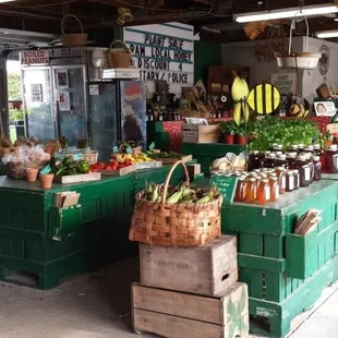Holland Produce in the Virginia Beach Farmer's Market