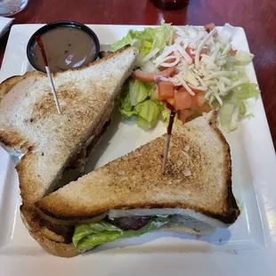 BLT and Salad - so bad- do not recommend