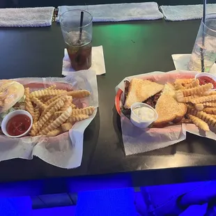 Hollys Pour House