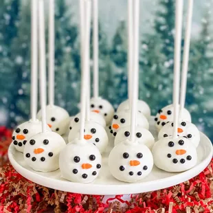 Seasonal item- Snowman Cake Pops!