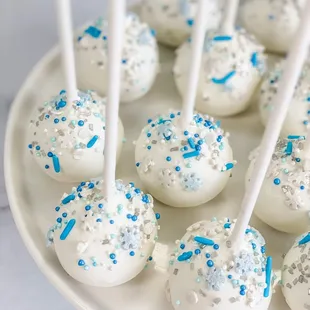 Seasonal item- Winter Wonderland Cake Pops!