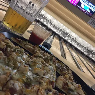 Good BBQ pizza this week! I love that they're not stingy on the tomato juice for red beers like other places!