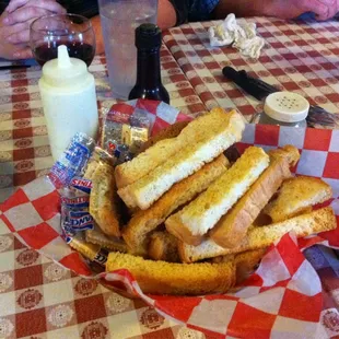 Crunchy bread sticks