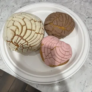 1 full size concha 1 mini heart shaped and 1 mini concha