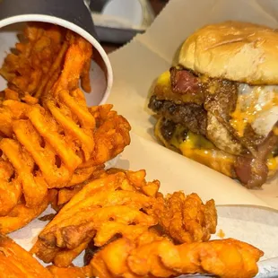 One of the best burgers I've ever had in awhile.  I got the "Drunken Burger" with the sweet potato fries.  It was so freakin ' AMAZING.