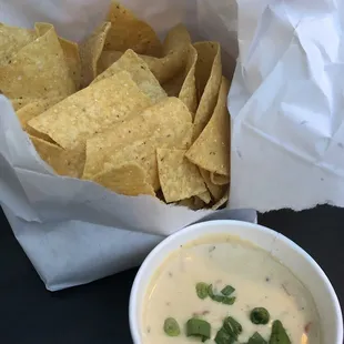 Chips + queso