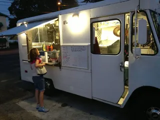 El Molcajete Taco Truck