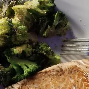 10/23/2021. salmon and broccoli