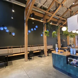 Front area. They have more beautiful rooms in the back.