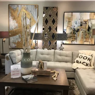 100% genuine top grain leather. Made in USA.