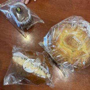 I love their breads and cakes here. Miss the old mocha bread. The crust layer was my fave. Please bring it back