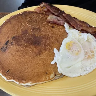 Pancakes, eggs and bacon