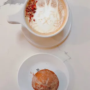 Rose Latte, Muffin