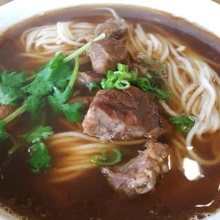 E2. Beef Noodle Soup