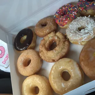 Most favorite donut shop!! Always fresh and I got a free dozen of donut holes with my purchase. Staff is like family. Extremely welcoming.