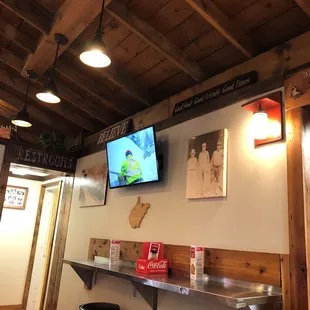 sushi and sashimi, interior