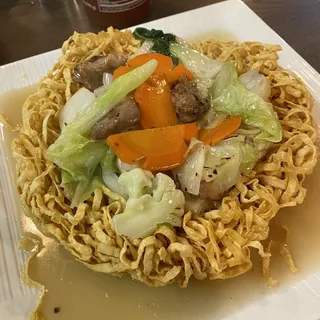 31. House Special Crispy Egg Noodle